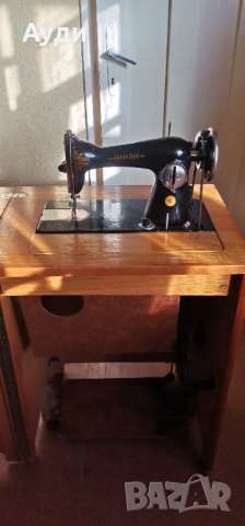 Стара шевна машина