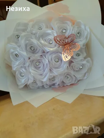 Кошница от сатенени рози , снимка 2 - Изкуствени цветя - 48158029