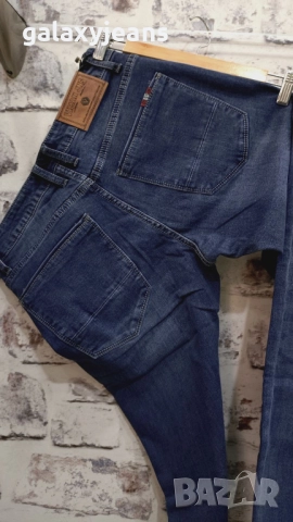 Viman- прави дънки, класика цвят, леко избелени, изчистени, плътен деним с лек еластан, снимка 2 - Дънки - 52858277