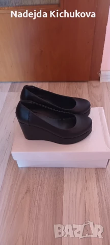 Дамски обувки на платформа.35 номер.Нови.Цена-30 лв., снимка 2 - Дамски елегантни обувки - 50963192