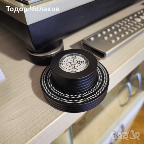 Клампа Aluminum Stabilizer with Bubble Level Silver Cтабилизатор, снимка 3 - Грамофони - 53393649