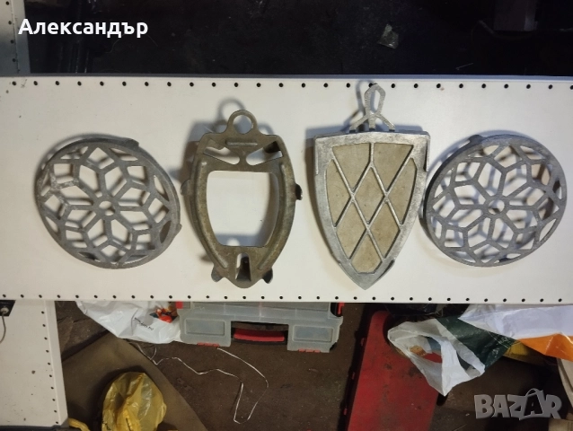 Поставки за ютия и горещи предмети