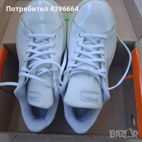 дамски бели обувки adidas, снимка 2 - Маратонки - 49238848