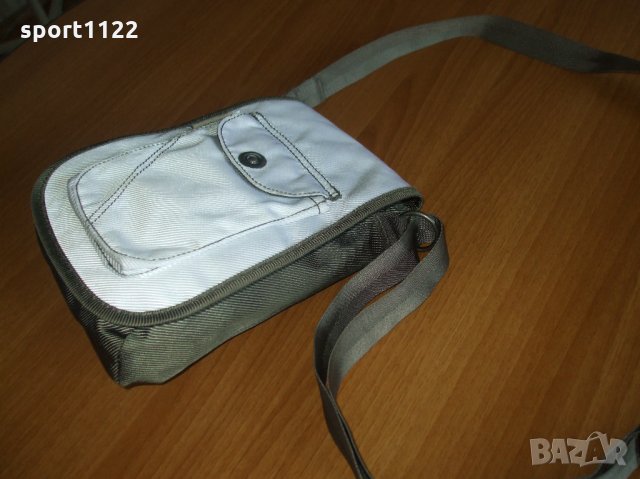 Columbia дамска спортна чантичка, снимка 2 - Чанти - 26403306