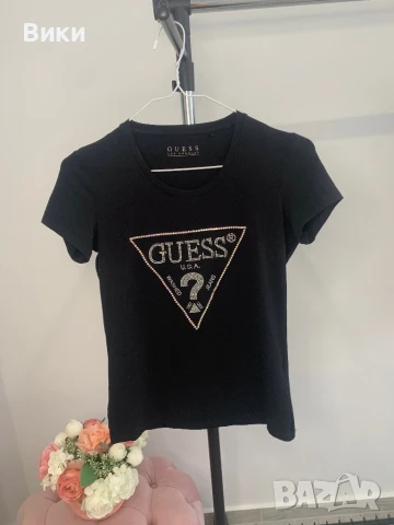 Тениска Guess размер М, подходяща и за S, снимка 3 - Тениски - 50593734