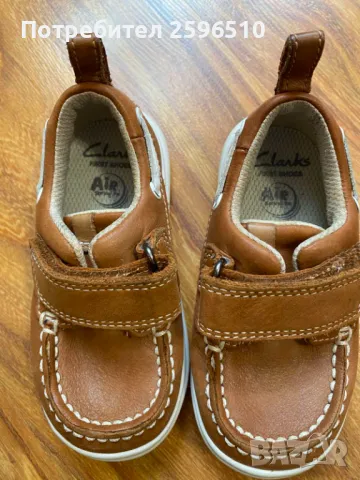 Детски обувки Clarks, Размер 21. 35 лева.