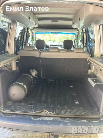 Renault Kangoo 1.6i 4х4 Бензин/Газ, снимка 5 - Автомобили и джипове - 51782921