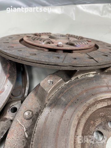 Маховик за Мазда 323Ф перфектен Mazda 323F 2.0d 101к.с, снимка 4 - Части - 38676991