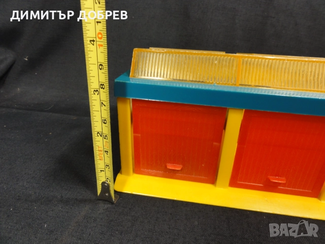 СТАРА РЕТРО ПЛАСТМАСОВА ИГРАЧКА ГАРАЖ ЗА КОЛИЧКИ 1/43 WADER GERMANY, снимка 8 - Колекции - 51770211