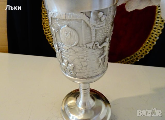Чаша от калай за вино с релефна кръчмарска картина. , снимка 4 - Антикварни и старинни предмети - 44116999