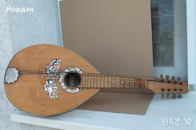 Стара мандолина 