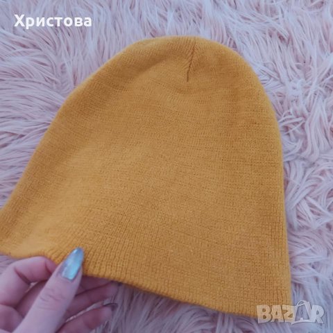 Шапка пролет/есен фино плетиво в жълто - 6,00лв.