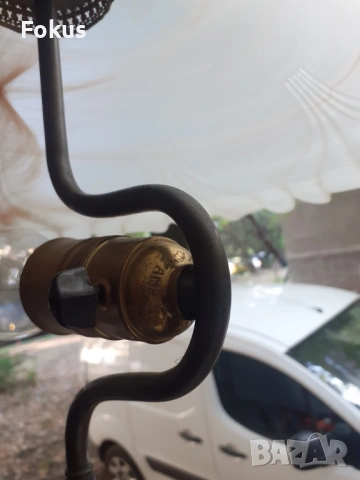 Прекрасна стара метална нощна настолна лампа, снимка 4 - Антикварни и старинни предмети - 53294554