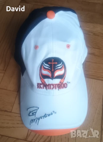 Шапка WWE на Rey Misterio