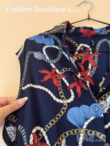 Дълга сатенена ефирна рокля с морски десен в тъмно син цвят M / L размер на марката Calliope 👗👗👗, снимка 6 - Рокли - 52052140