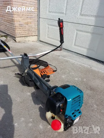 Професионален 4-тактов тример Makita, снимка 7 - Градинска техника - 49356609