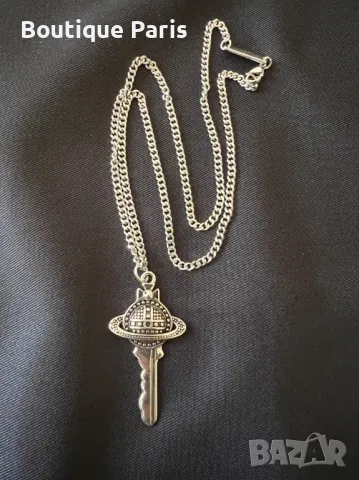 Vivienne Westwood оригинално колие, снимка 2 - Колиета, медальони, синджири - 49962571