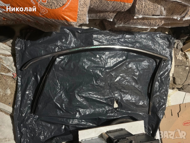 VW Passat B7 Лайсна хром предна дясна врата стъкло 