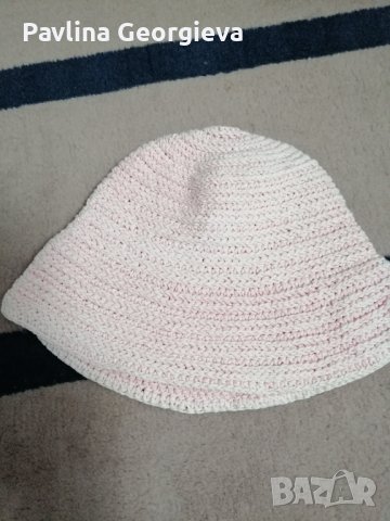 Дамски летни шапки с малка периферия,  плетени  на една кука, снимка 2 - Шапки - 37674198
