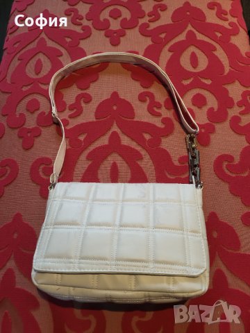 Бяла чанта, снимка 2 - Чанти - 40117975
