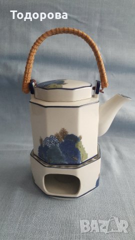 Порцеланов чайник в комплект с порцеланов подгряващ уред, снимка 1 - Други ценни предмети - 33047553