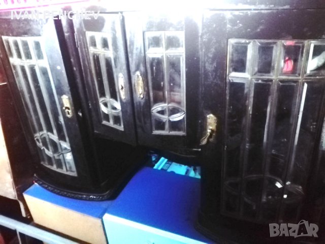 продавам старинен шкаф етажерка с уникално стъкло, снимка 2 - Бюфети - 43661059