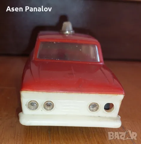 Ретро количка Москвич, снимка 3 - Антикварни и старинни предмети - 48268347