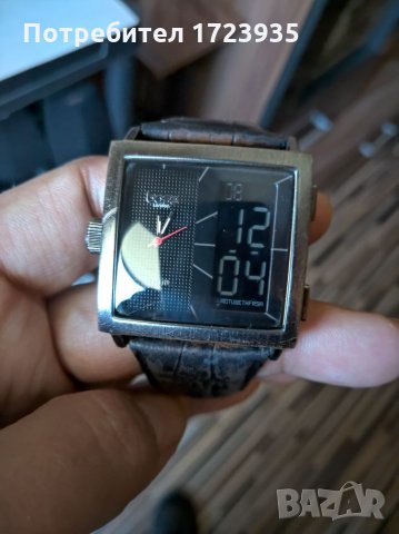 Часовник Base London, снимка 2 - Други ценни предмети - 26881649