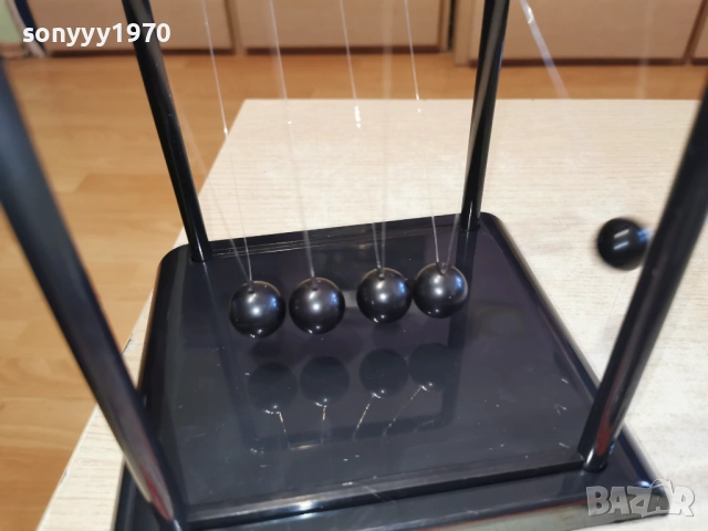 Люлката на Нютон-BLACK 18Х18Х15СМ 1501261032, снимка 14 - Колекции - 53105981