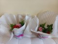 Готов букет с керамична ръчно рисувана кашпа и три броя сапунени ароматни рози , снимка 11