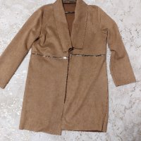 Дамско палто, снимка 1 - Сака - 44072176