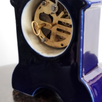 Стар порцеланов анимиран настолен часовник, снимка 3 - Антикварни и старинни предмети - 44912107