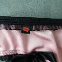 М розови сатенирани изрязани бикини/бразилиани с черни жартиери, снимка 4 - Бельо - 40501245
