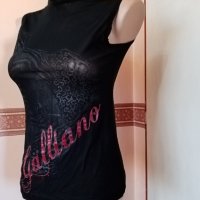 Galliano, Красива и Елегантна, Размер S. Код 1486, снимка 7 - Тениски - 35494736