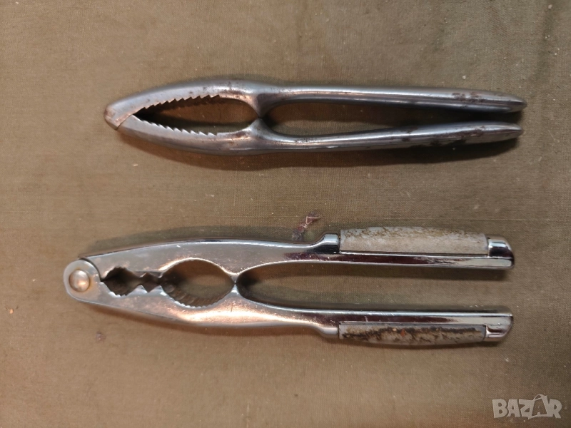 Продавам две месингови орехотрошачки, снимка 1