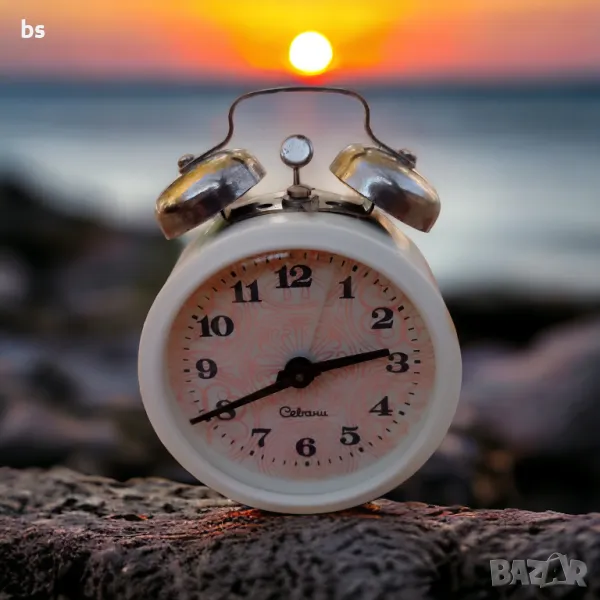 Ретро механичен будилник Севани, снимка 1