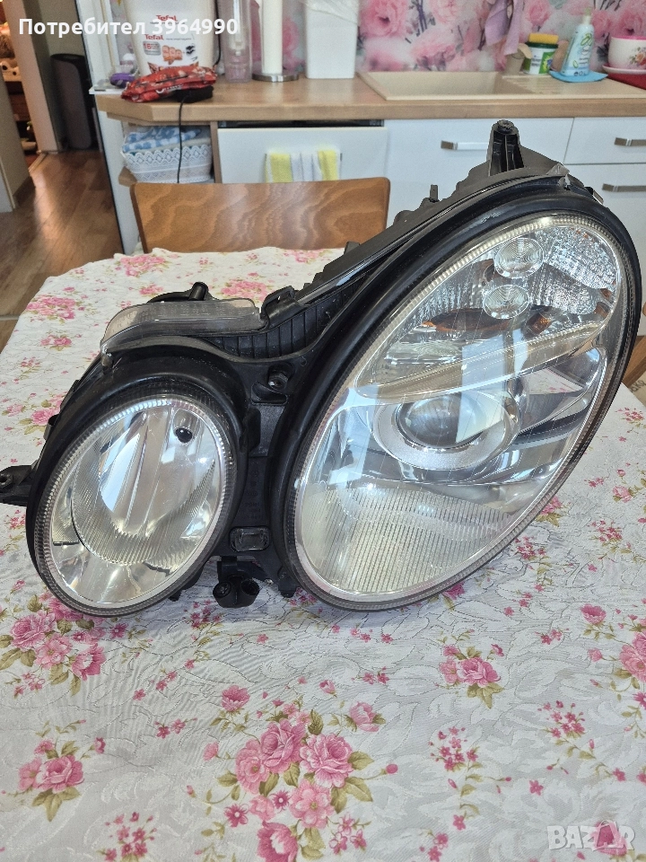 Кристални два леви фара ксенон и обикновен за мерцедес Еклас W211 , снимка 1