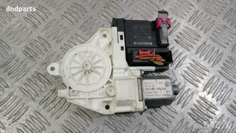 Моторче стъклоповдигач врата VW Golf 5 2007г.(предна дясна)	, снимка 1