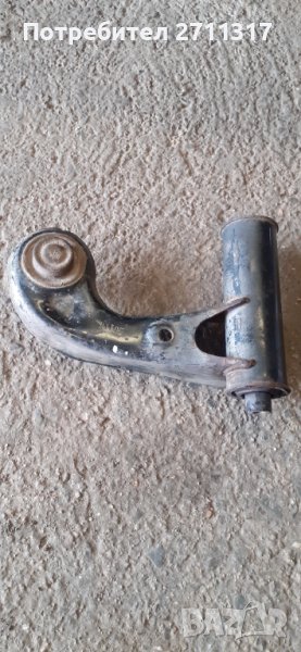 Носач горен ляв за Мерцедес w202 , снимка 1