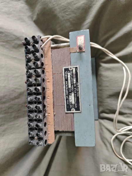 Продавам стар трансформатор на ТПК " Хр. Смирненски " София НРБ, снимка 1