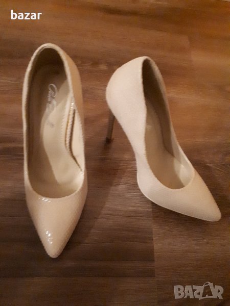 Обувки с ток, снимка 1