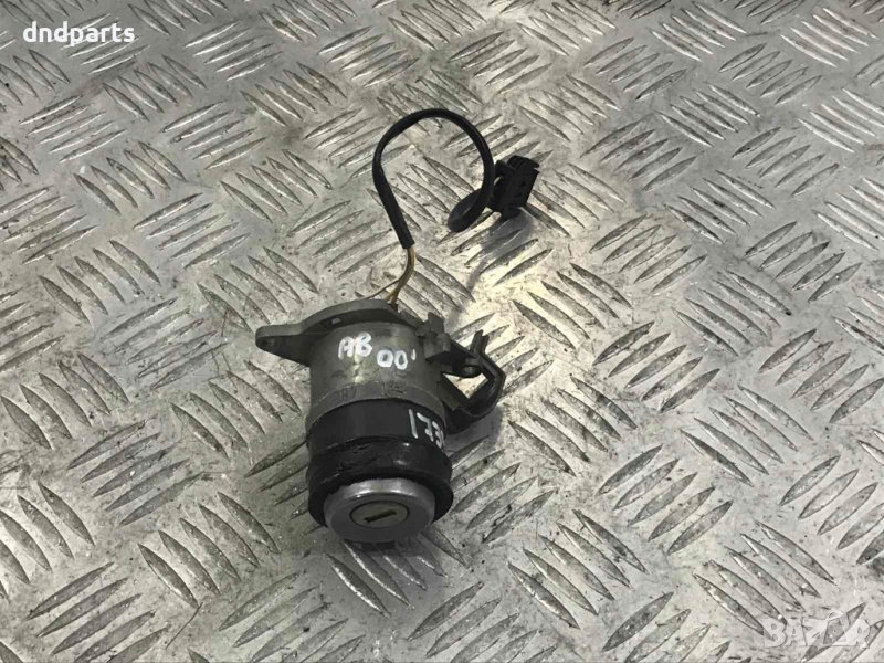 Ключалка заден капак Audi A8,2000г., снимка 1