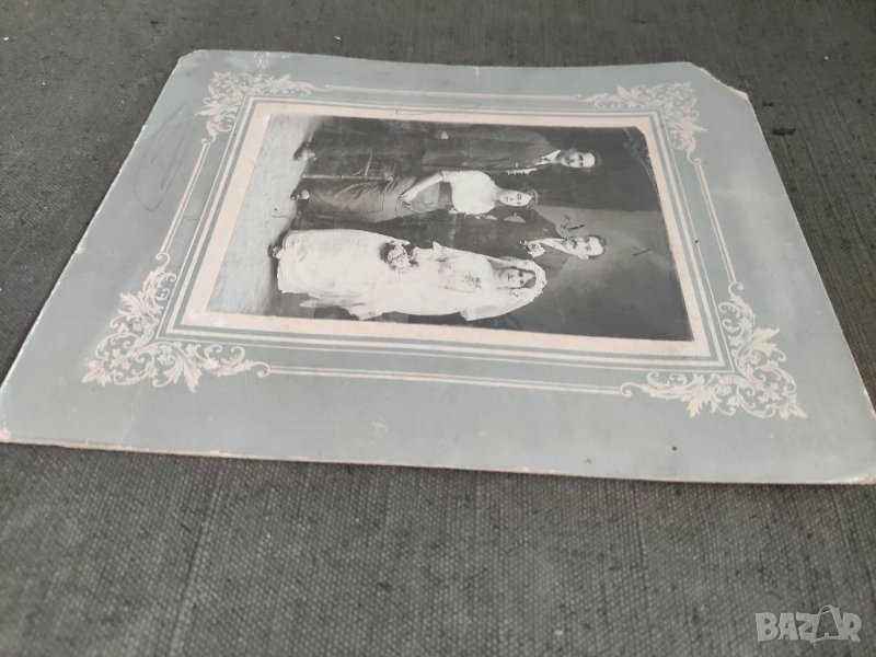 Продавам стара снимка картон семейство сватбена, снимка 1