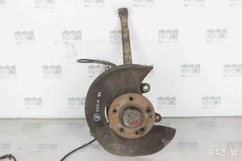 Шенкел преден десен за Mercedes C-class W202 (1993-2000), снимка 1