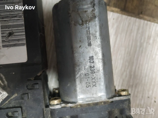 Моторче Стъклоповдигане Предно Ляво PEUGEOT 307 9634457580, снимка 5 - Части - 51007174