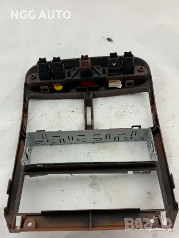 Средна Конзола, Централна Конзола за Пежо, Peugeot 307, снимка 5 - Части - 49827523