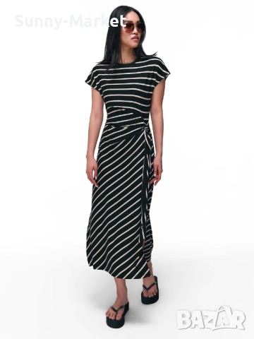 Дамска черна рокля на райета, снимка 4 - Рокли - 53507593