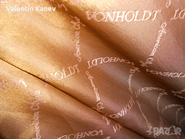 Von Hold -дамско кожено манто .лукс.Colektion mark,, снимка 3 - Якета - 53383860