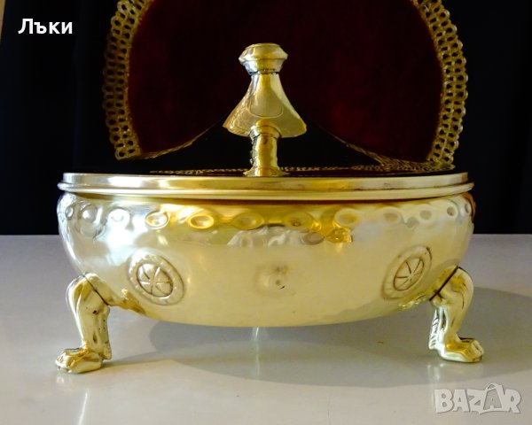 Бронзов съд с капак и лъвски лапи,кутия за бижута. , снимка 2 - Антикварни и старинни предмети - 40253250