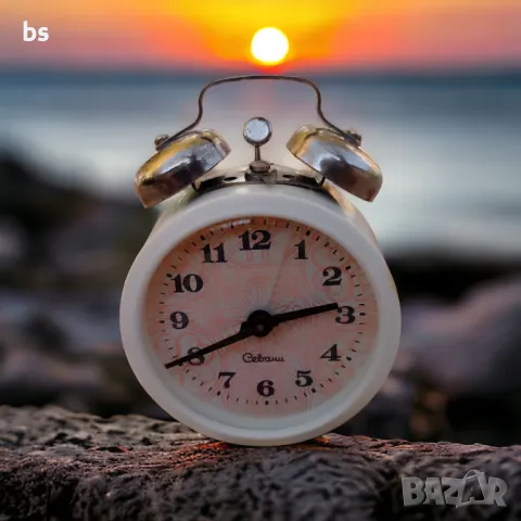 Ретро механичен будилник Севани